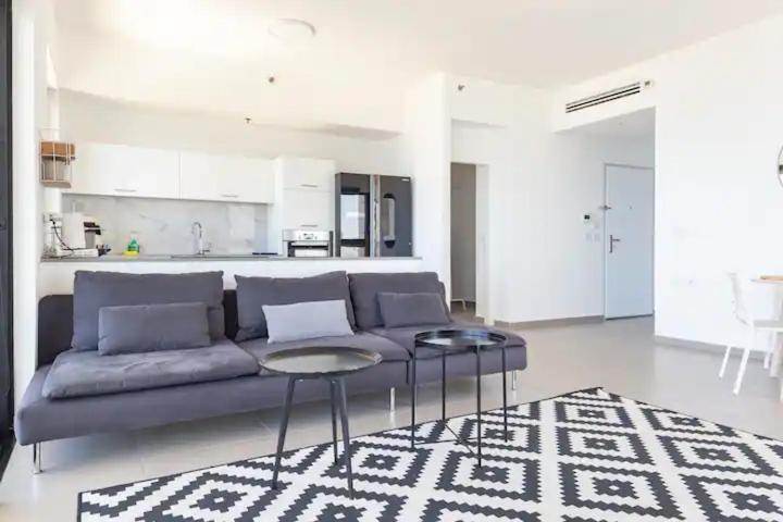 Oַ&O Group- Luxury Apt Tower Best Sea View Bat Yam Exterior photo