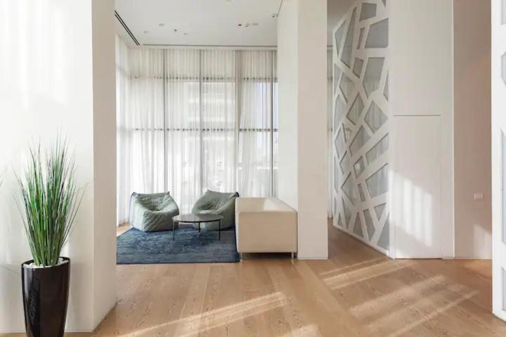 Oַ&O Group- Luxury Apt Tower Best Sea View Bat Yam Exterior photo