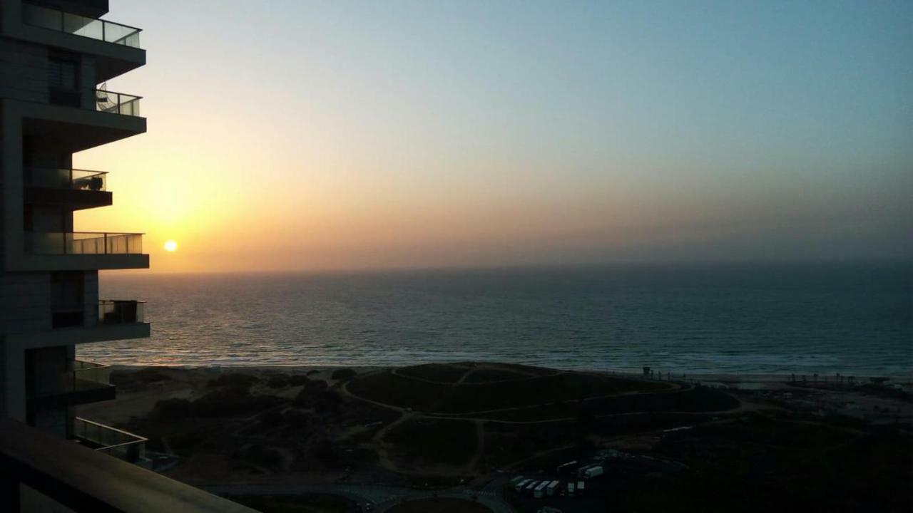 Oַ&O Group- Luxury Apt Tower Best Sea View Bat Yam Exterior photo