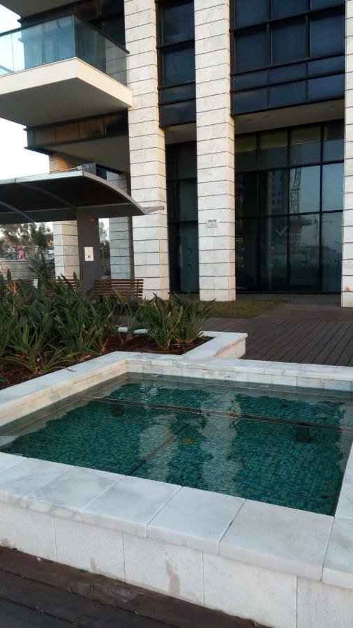 Oַ&O Group- Luxury Apt Tower Best Sea View Bat Yam Exterior photo